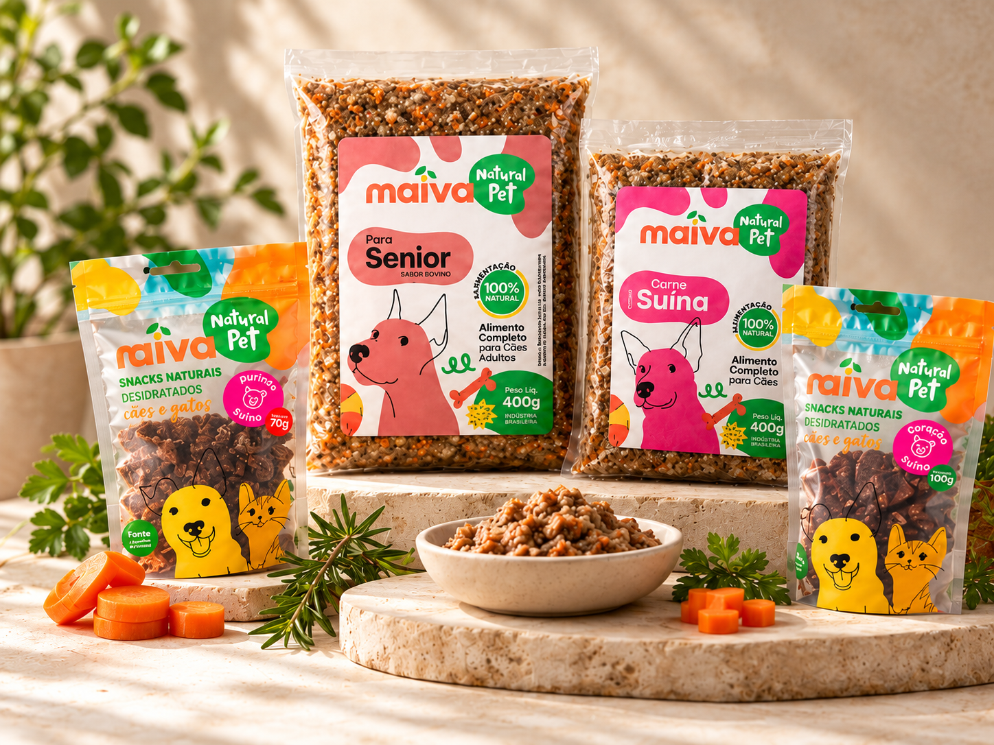 Refeições e snacks Maiva com vegetais e uma tigela de alimentação natural